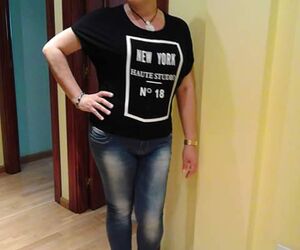 Maria Adela Mo